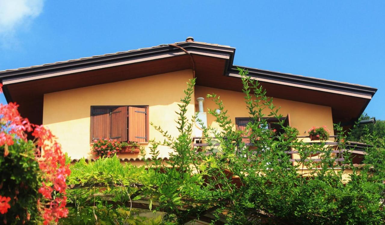Mansarda Fiorita Bed & Breakfast Abatemarco Dış mekan fotoğraf