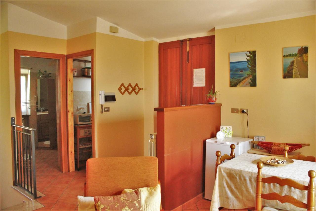 Mansarda Fiorita Bed & Breakfast Abatemarco Dış mekan fotoğraf