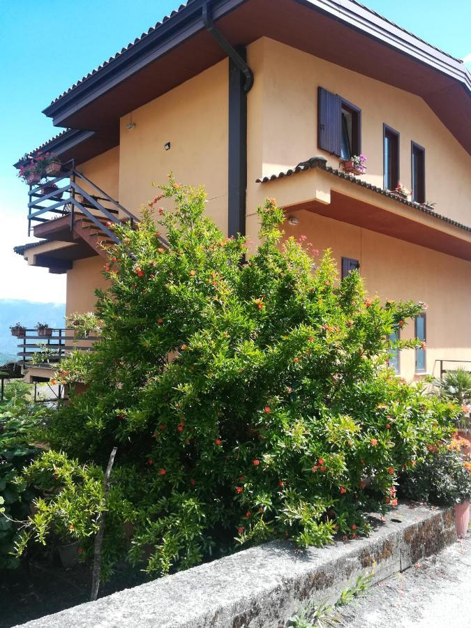 Mansarda Fiorita Bed & Breakfast Abatemarco Dış mekan fotoğraf